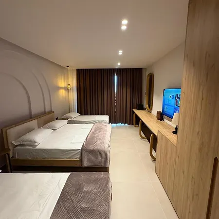 Hotel Uzeiri Guest Borsh