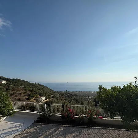 Uzeiri Guest Hotel 4*