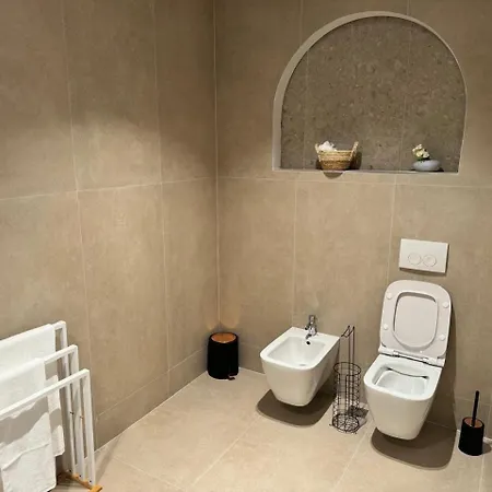Otel Uzeiri Guest