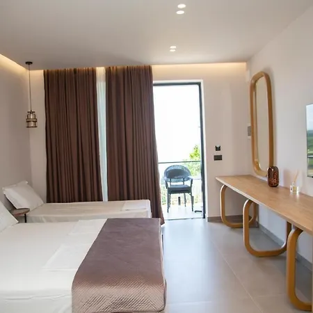 Uzeiri Guest Otel 4*