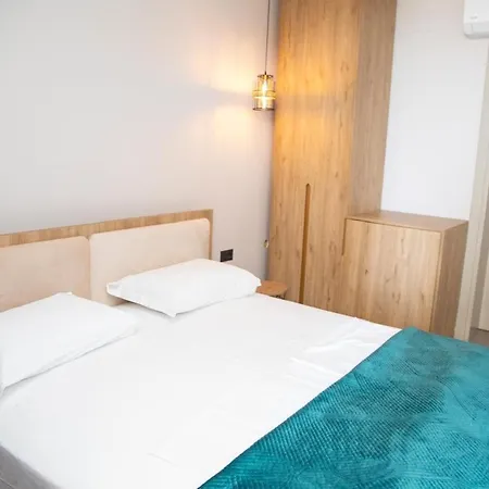 Uzeiri Guest Borş