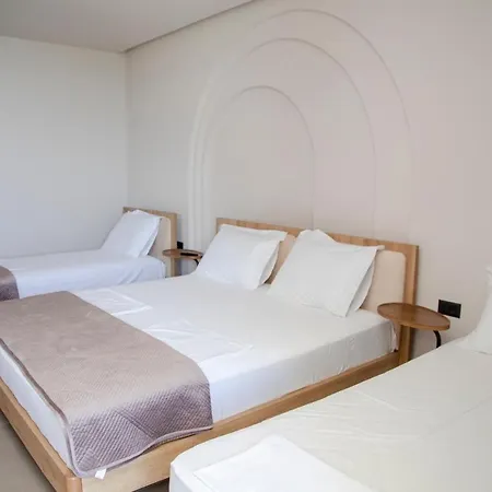 Otel Uzeiri Guest