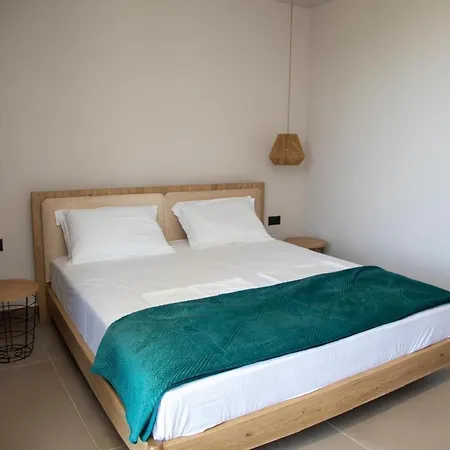 Otel Uzeiri Guest 4*