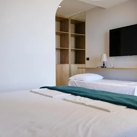Uzeiri Guest Otel 4*