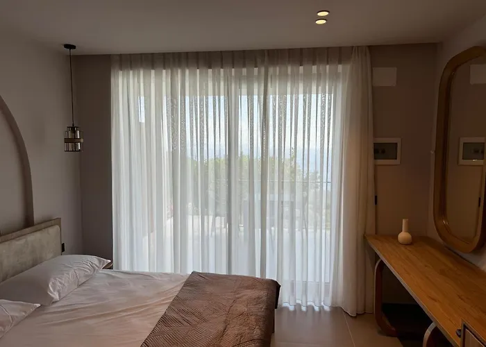 Uzeiri Guest 4* Borsh